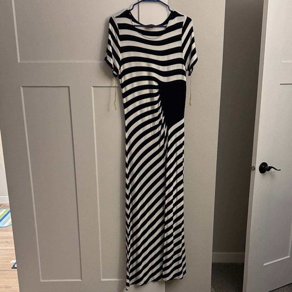 Chic Striped Black and White Maxi Dress